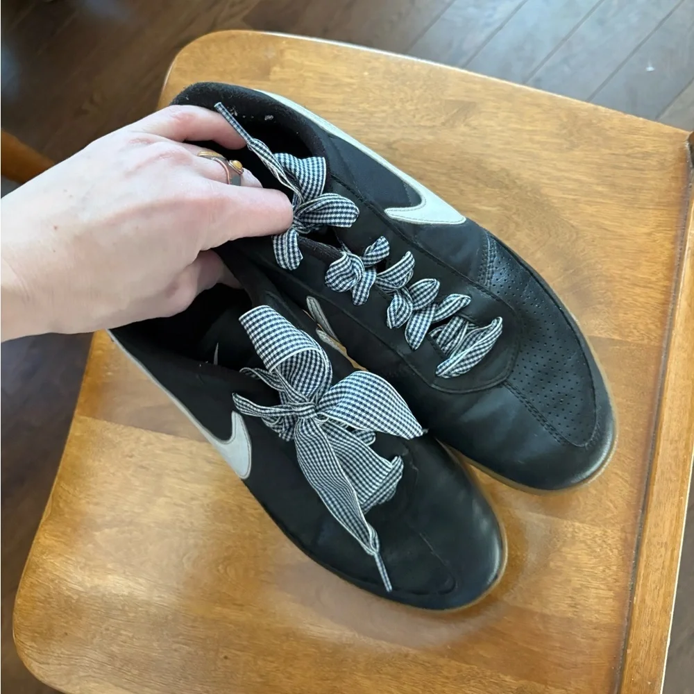 Nike Black and White Athletic Shoes